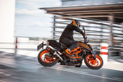 358655_KTM Naked Model Range_ Action_EU_ Global